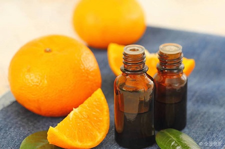 ¿El aceite de naranja es bueno para la piel?