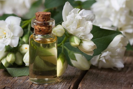 Beneficios de aceite esencial de flor de magnolia