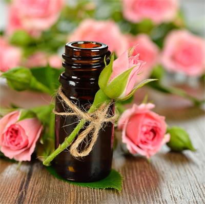 Aromaterapia con aceites esenciales como tratamiento natural